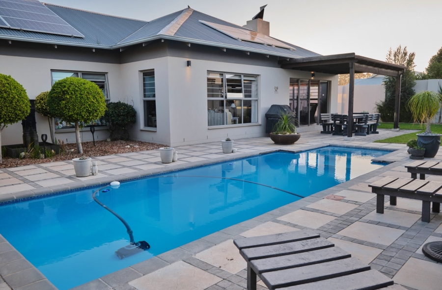 4 Bedroom Property for Sale in Earls Court Lifestyle Estate Western Cape